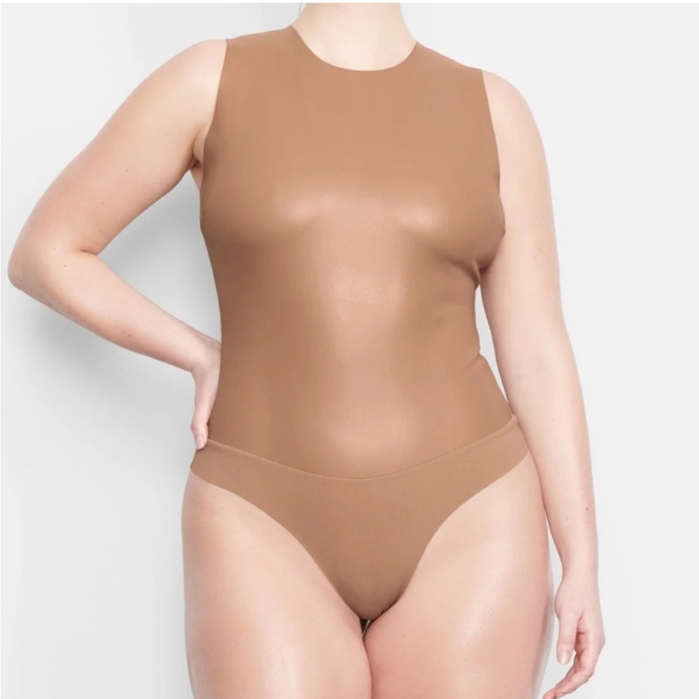 SKIMS faux leather crewneck bodysuit in jasper xxs